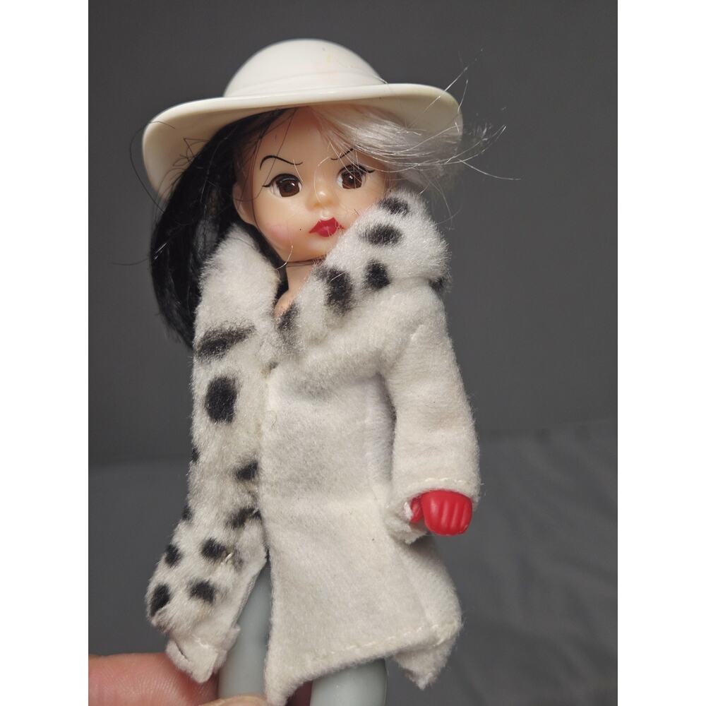 Vtg Madame Alexander Cruella DeVille 2004 McDonald's